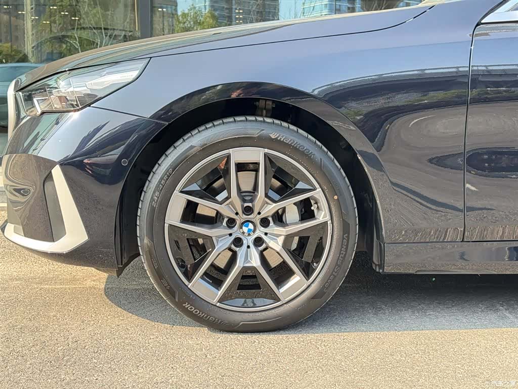 BMW 5 Series, 2024 все фото