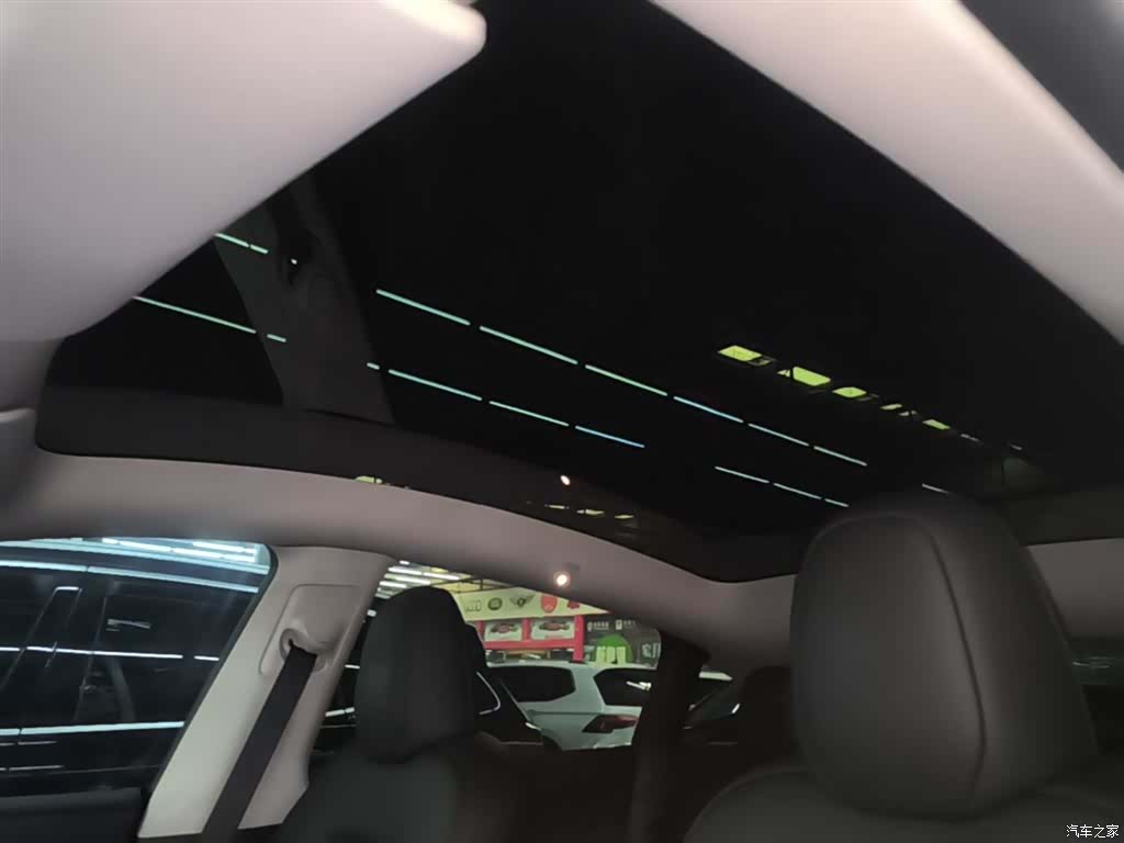 Tesla Model Y, 2023 18