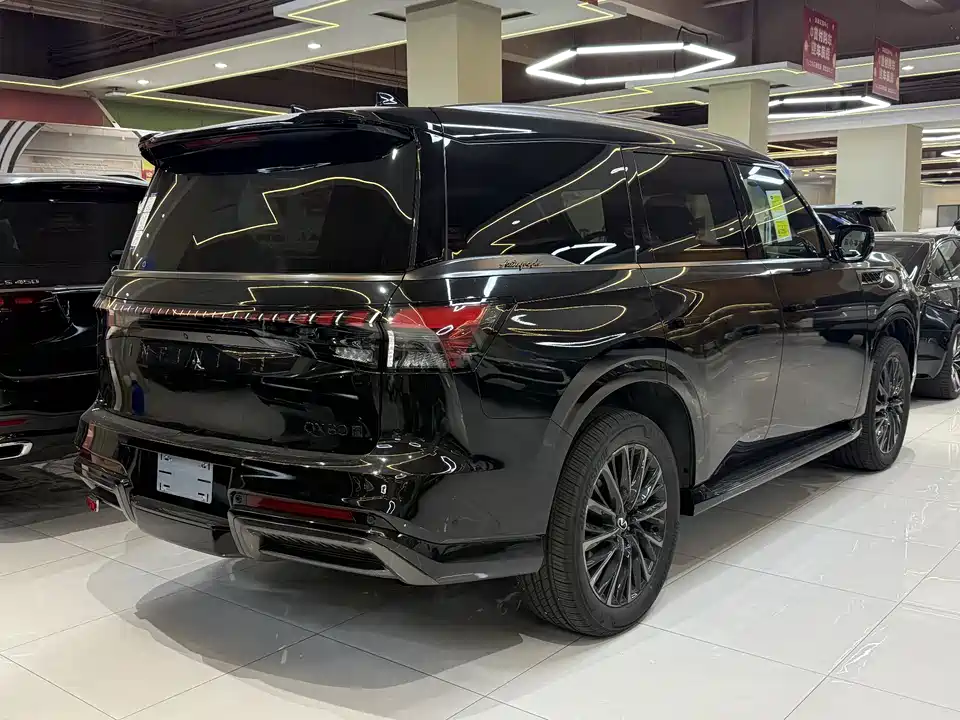 Infiniti QX80