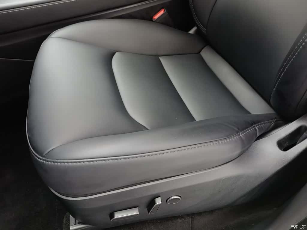 Tesla Model Y, 2024 20