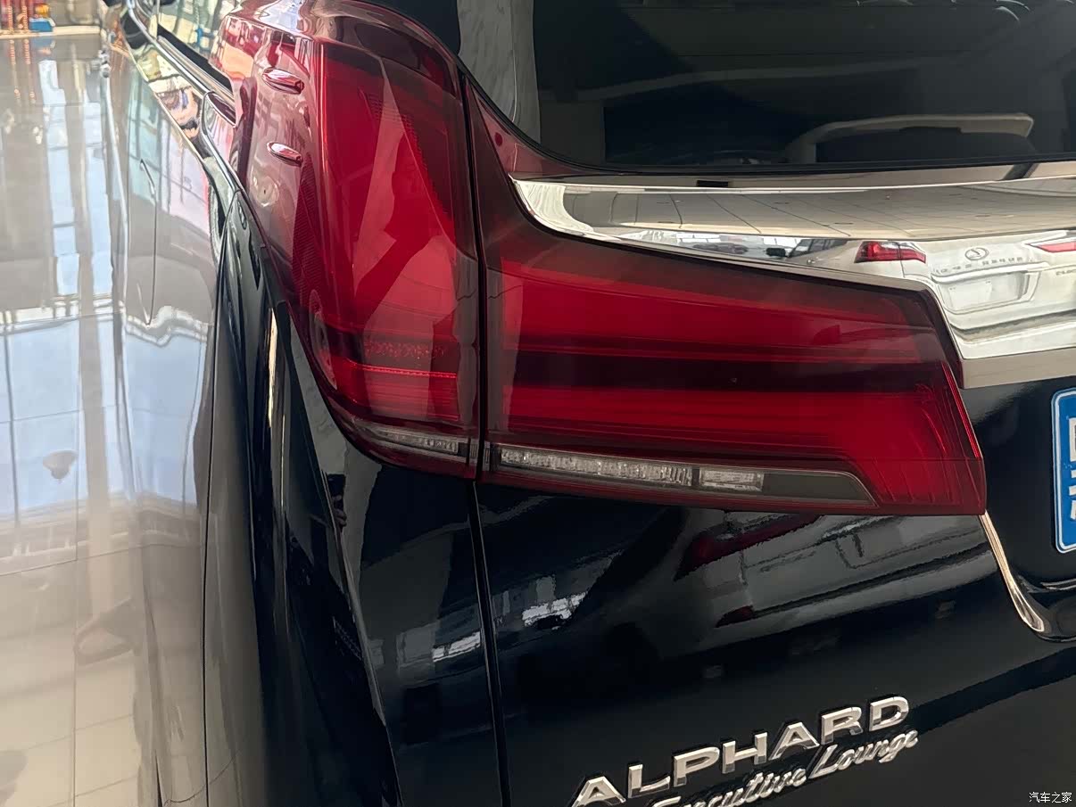 Toyota Alphard, 2018 6
