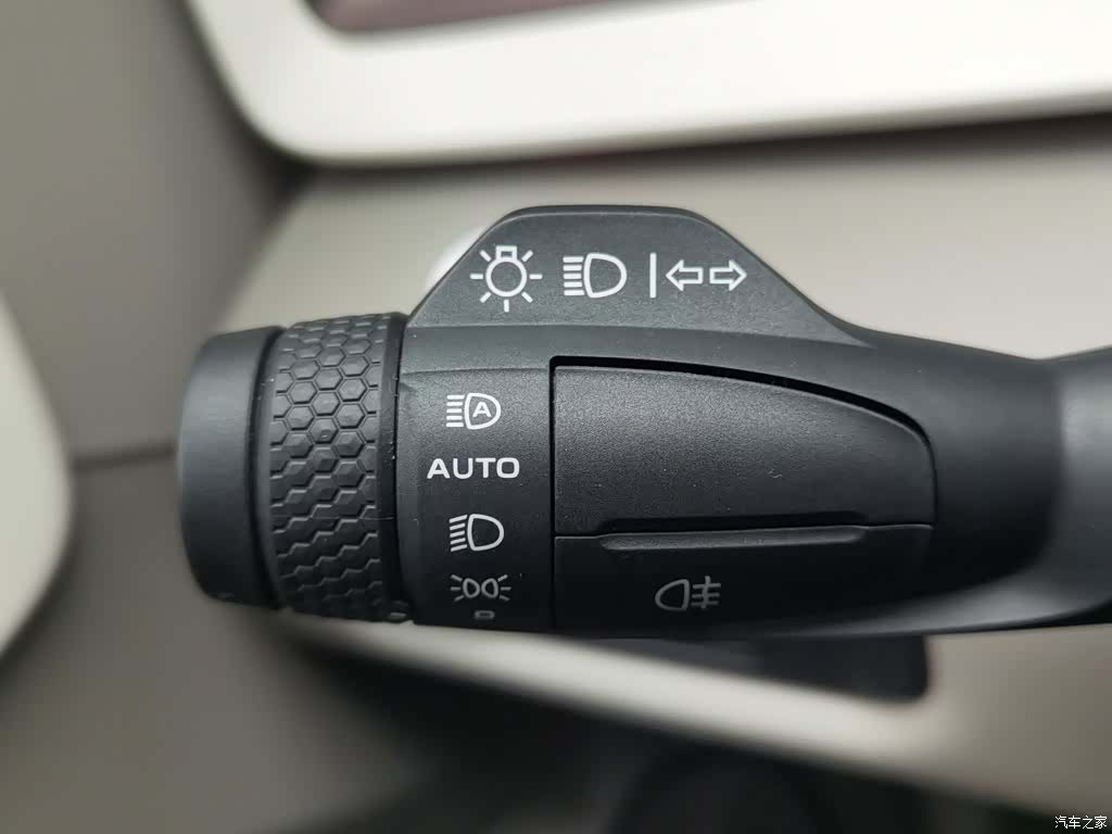 Geely Icon, 2025 21