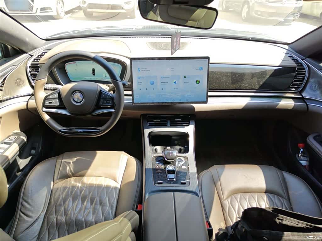 BYD Han, 2023 10
