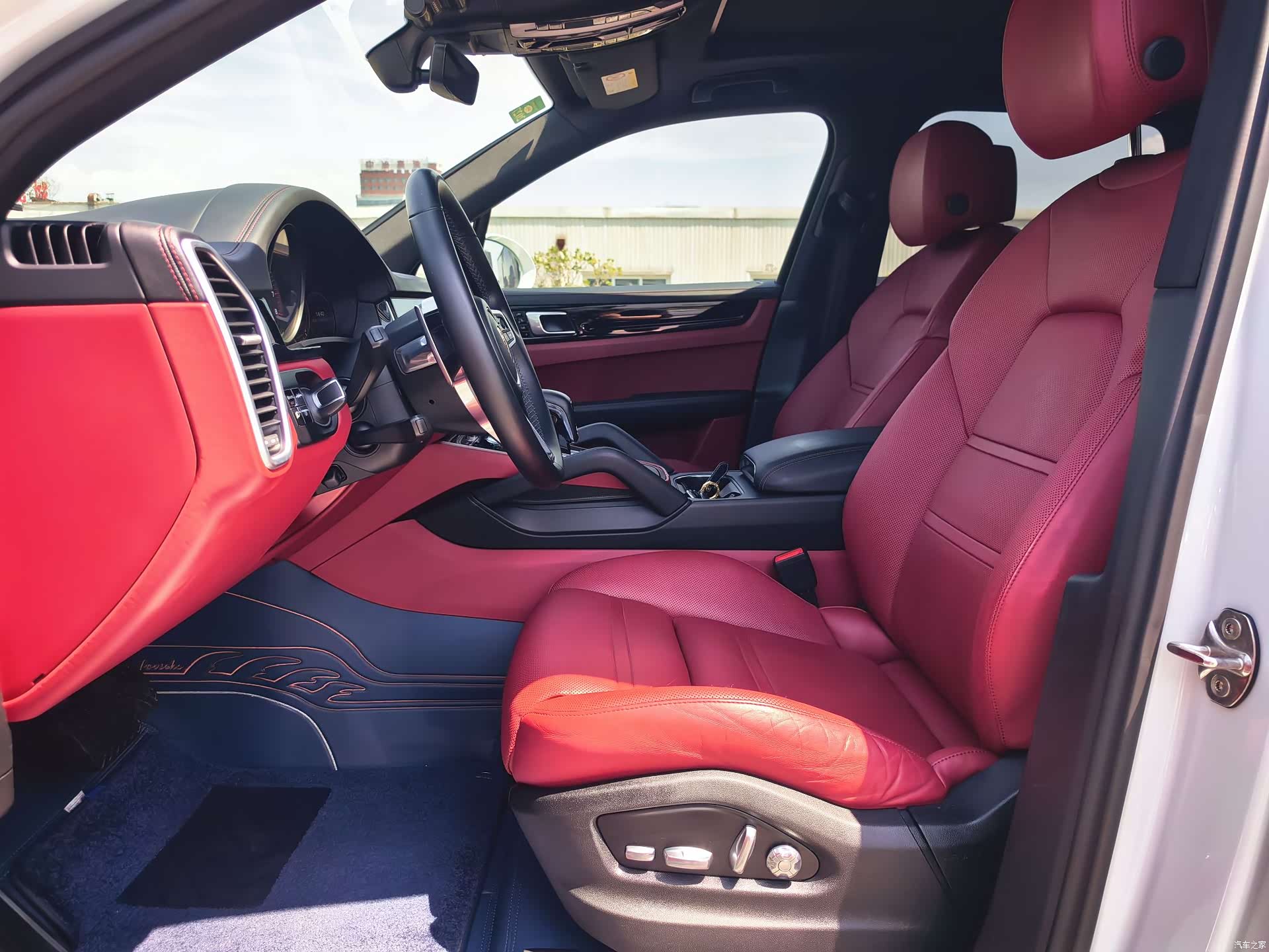 Porsche Cayenne, 2019 все фото