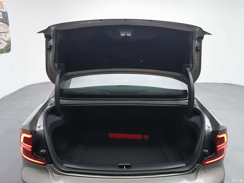 Volvo S60, 2021 16