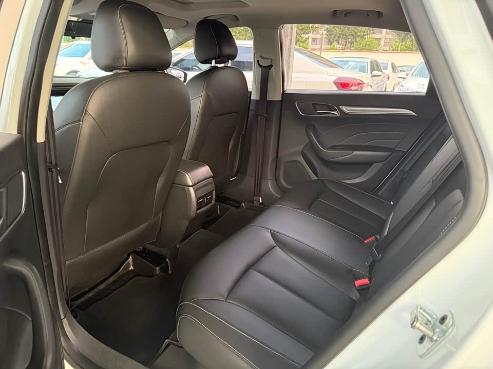 Roewe i6 Roewe i6