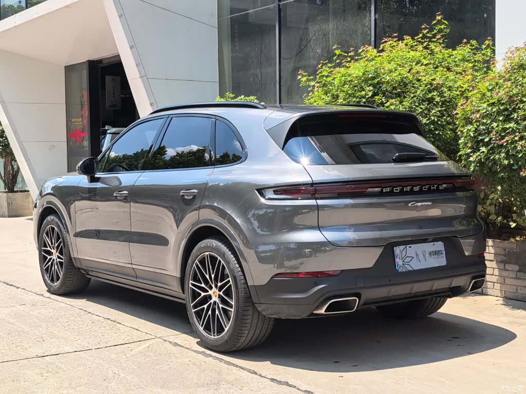 Porsche Cayenne, 2026 3