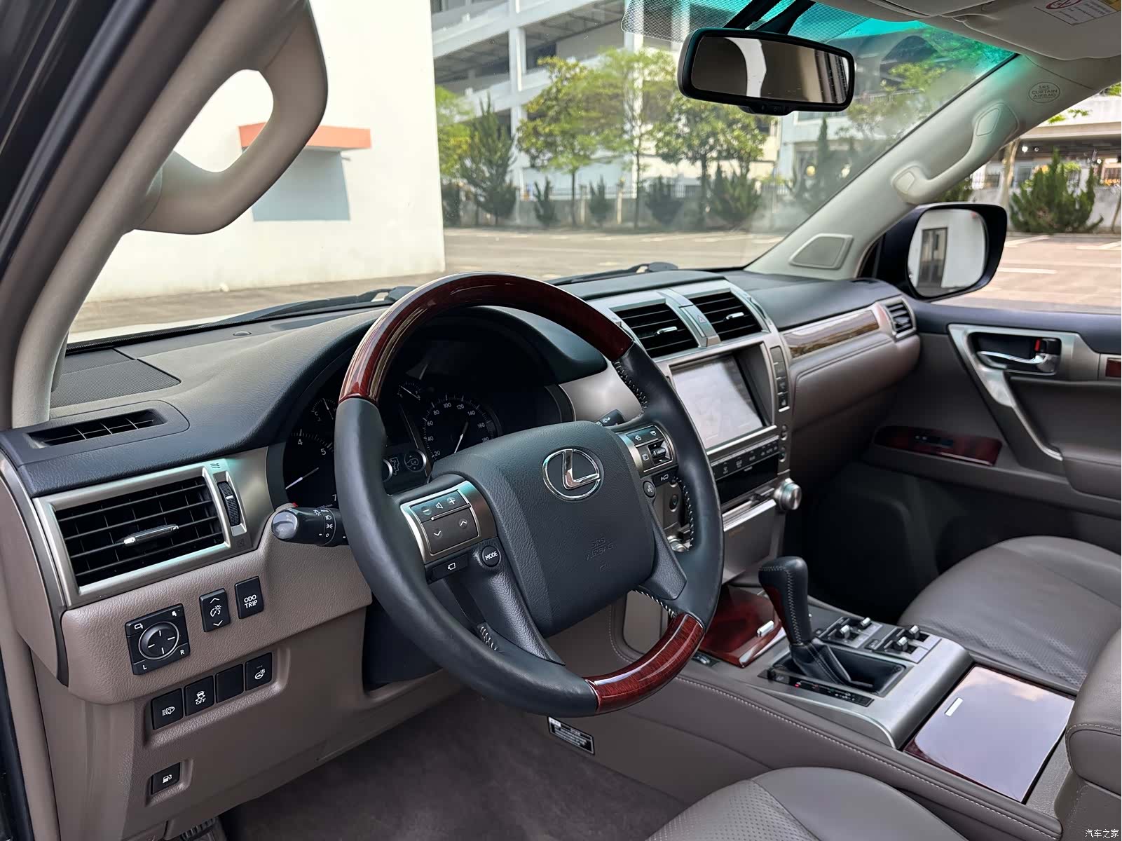 Lexus GX, 2013 25