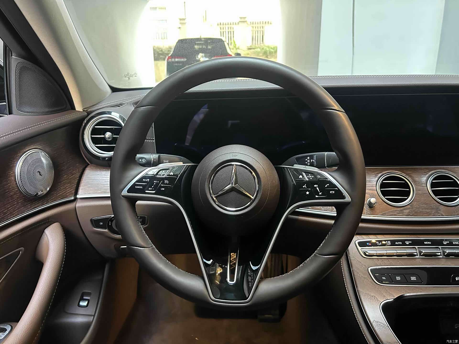 Mercedes-Benz E-Class, 2023 9