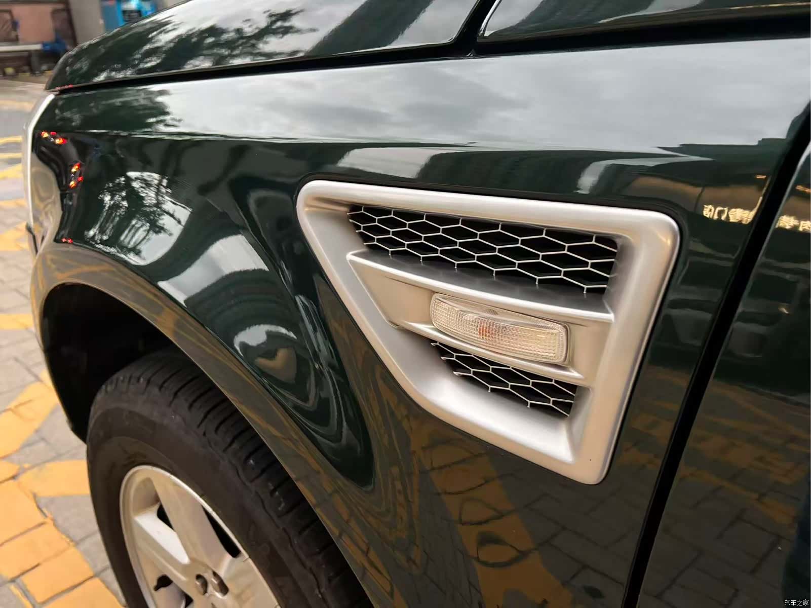 Land Rover i6, 2010 15