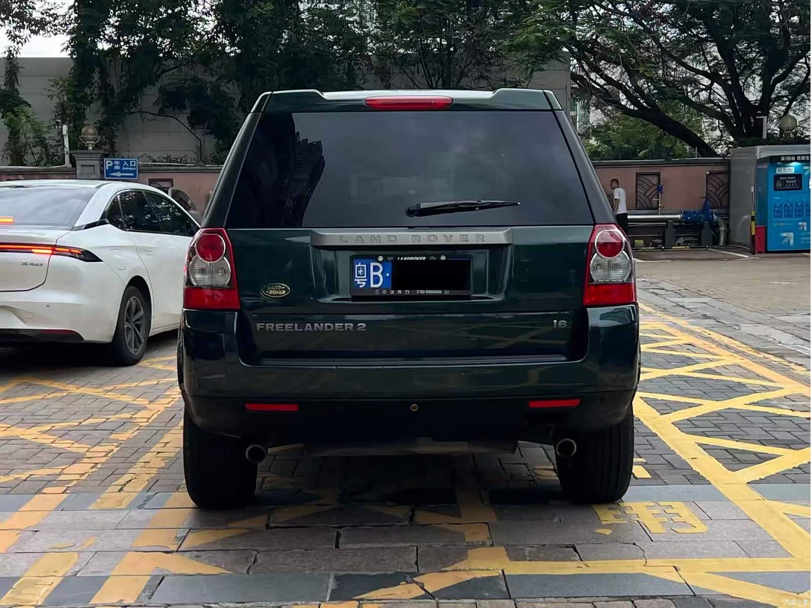 Land Rover i6, 2010 10