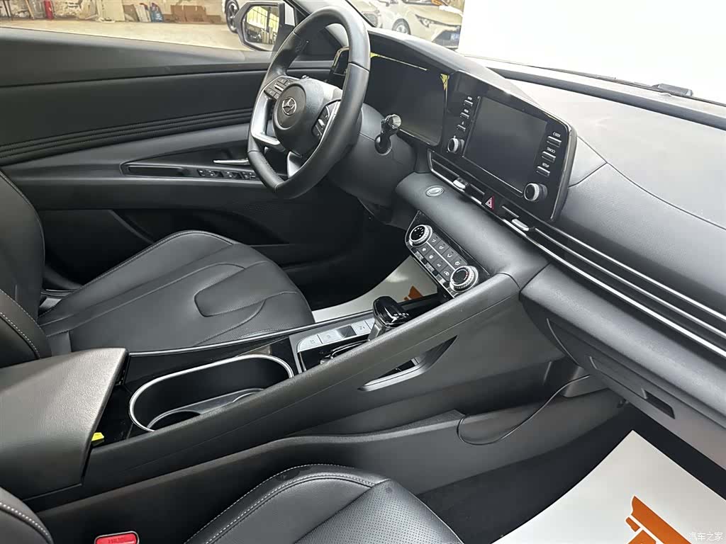 Hyundai Elantra, 2023 8