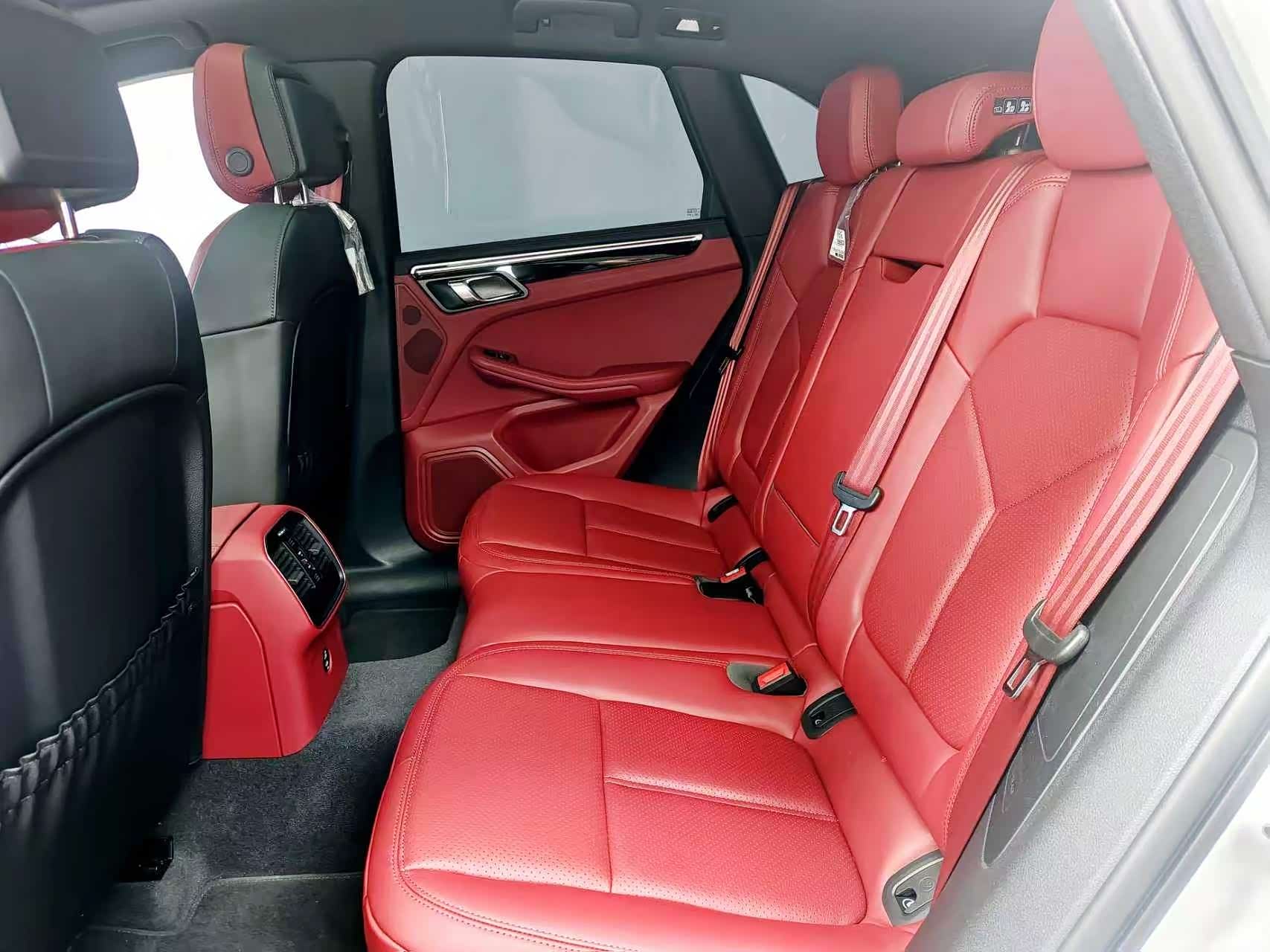 Porsche Macan, 2024 10