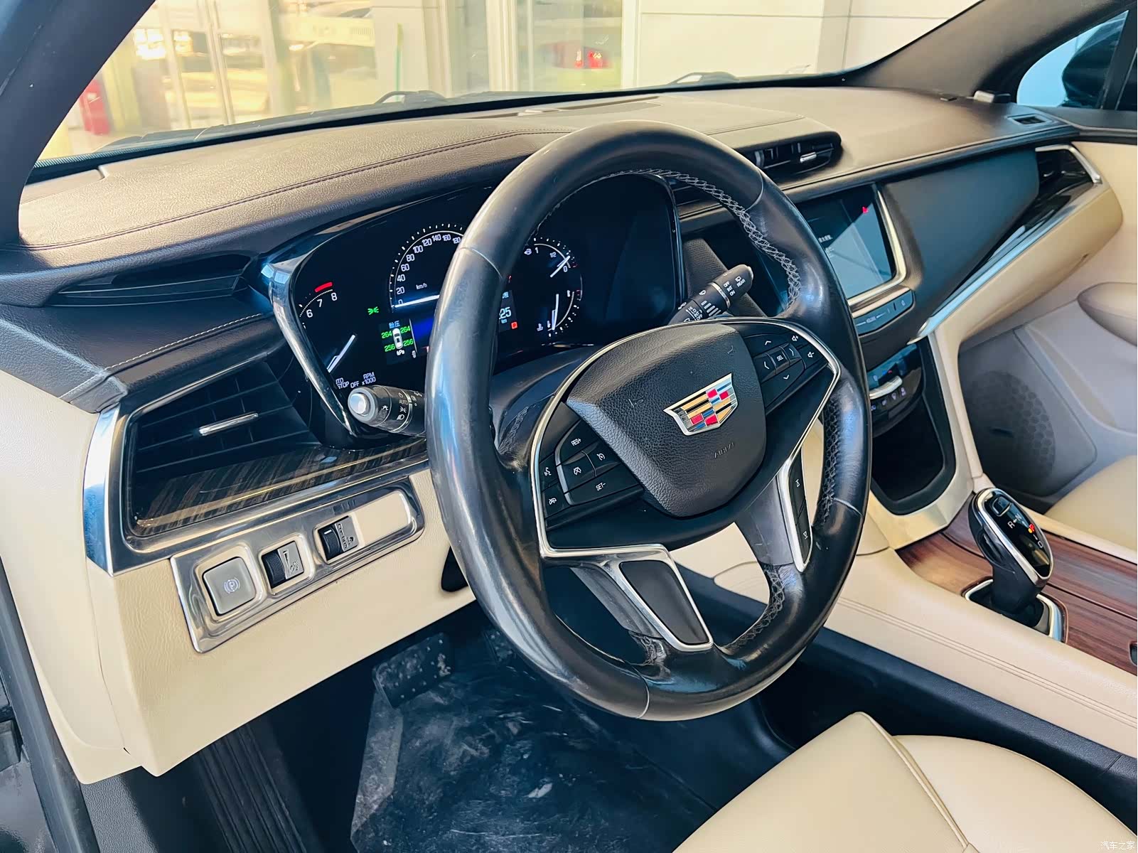 Cadillac XT5, 2016 12