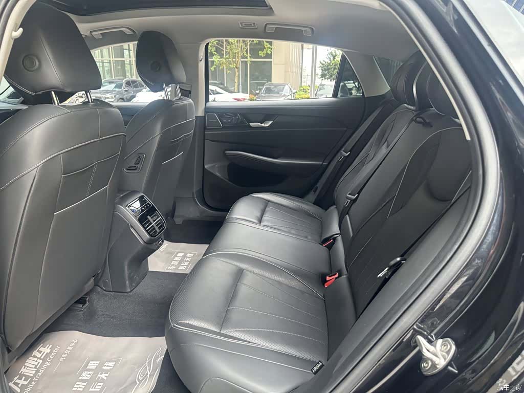 Volkswagen Passat, 2025 7