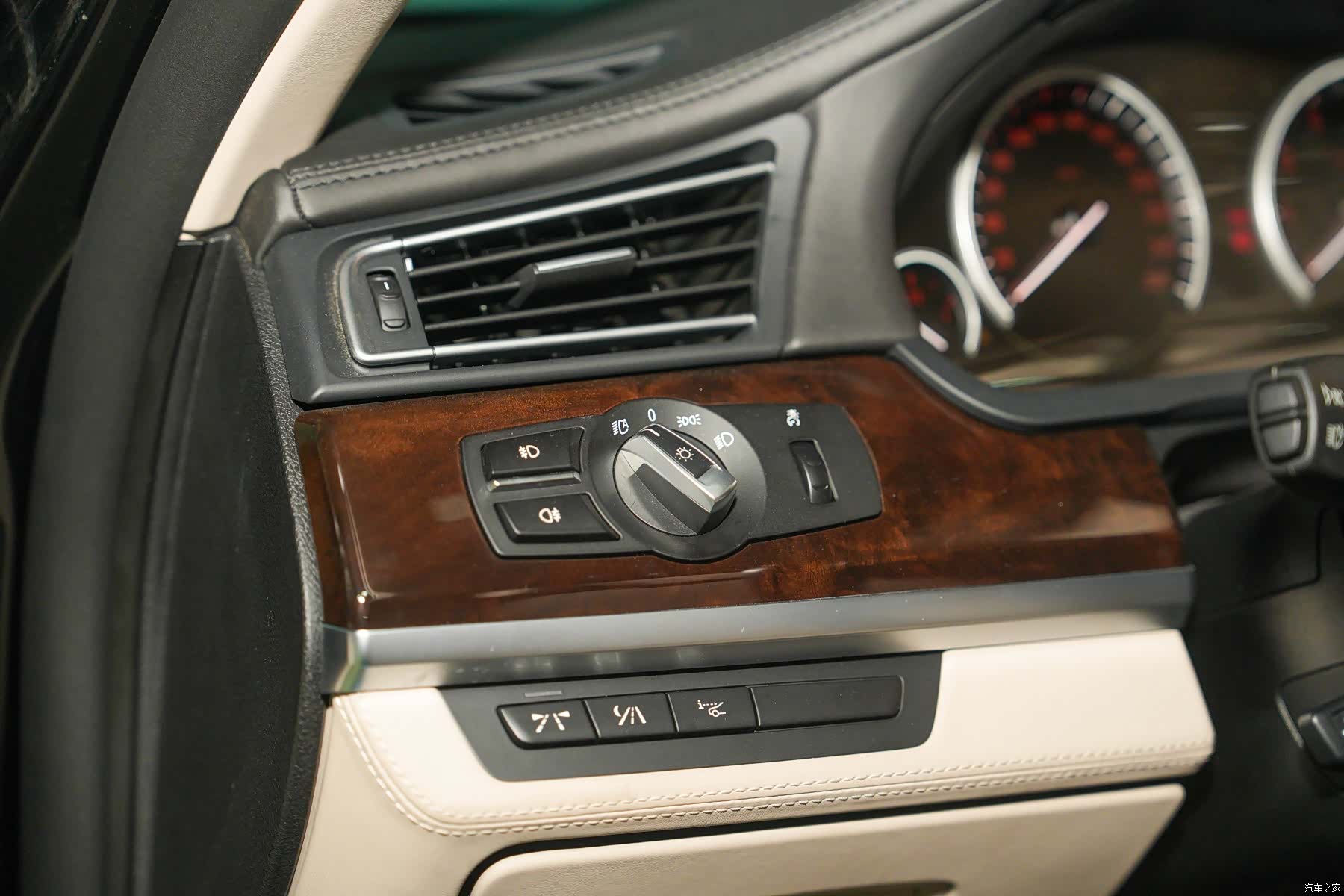 BMW 7 Series, 2012 12