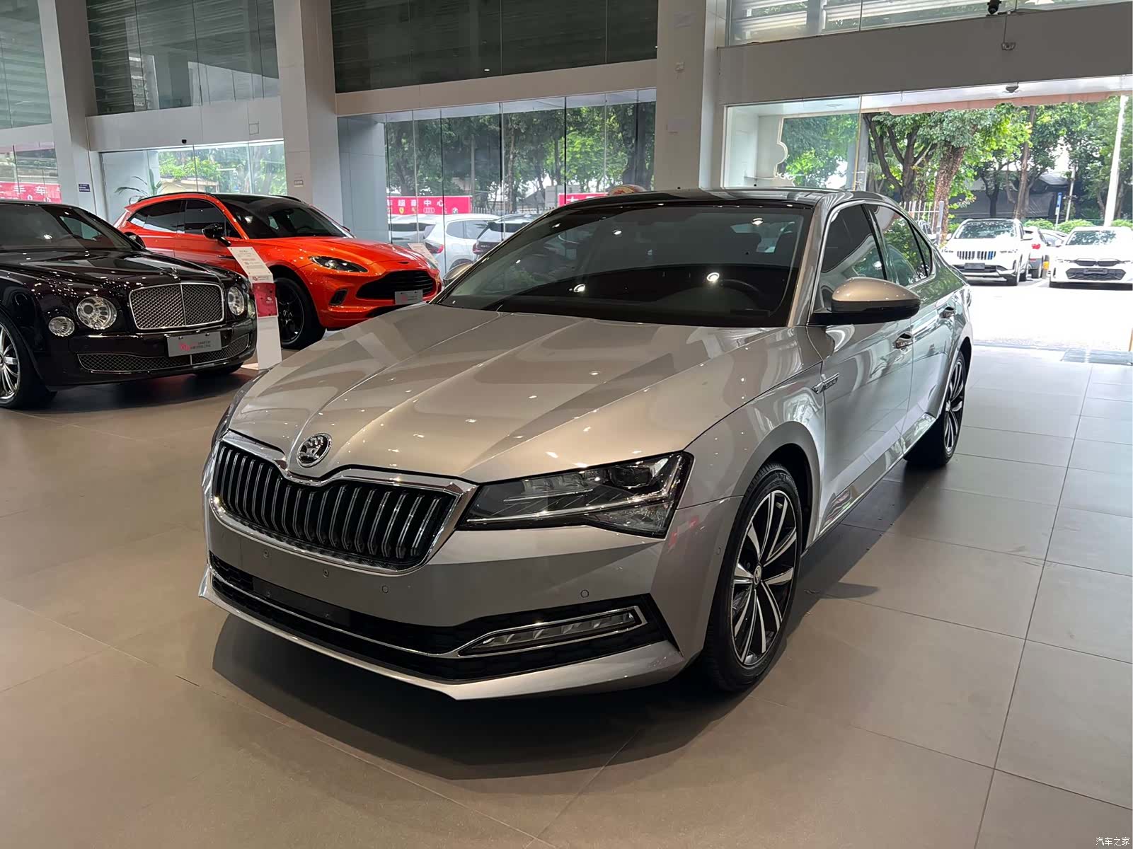 Skoda Superb, 2023 1