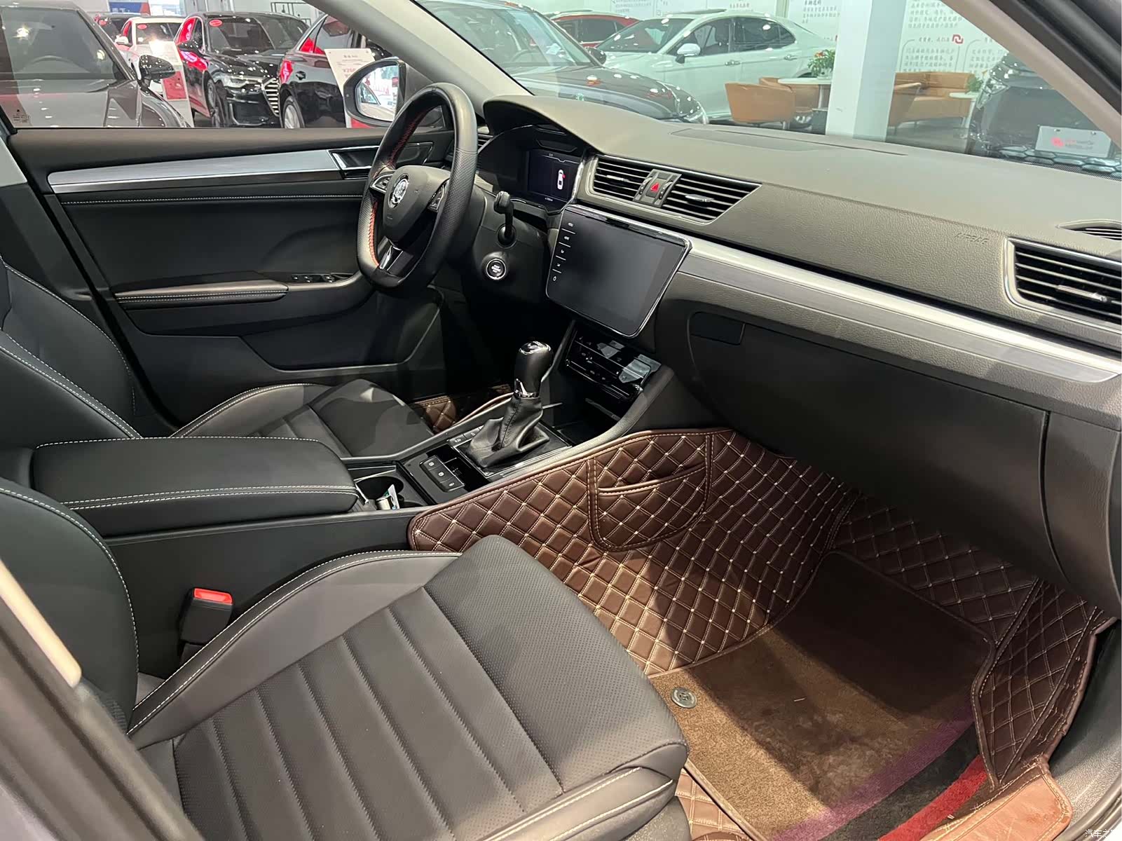 Skoda Superb, 2023 9