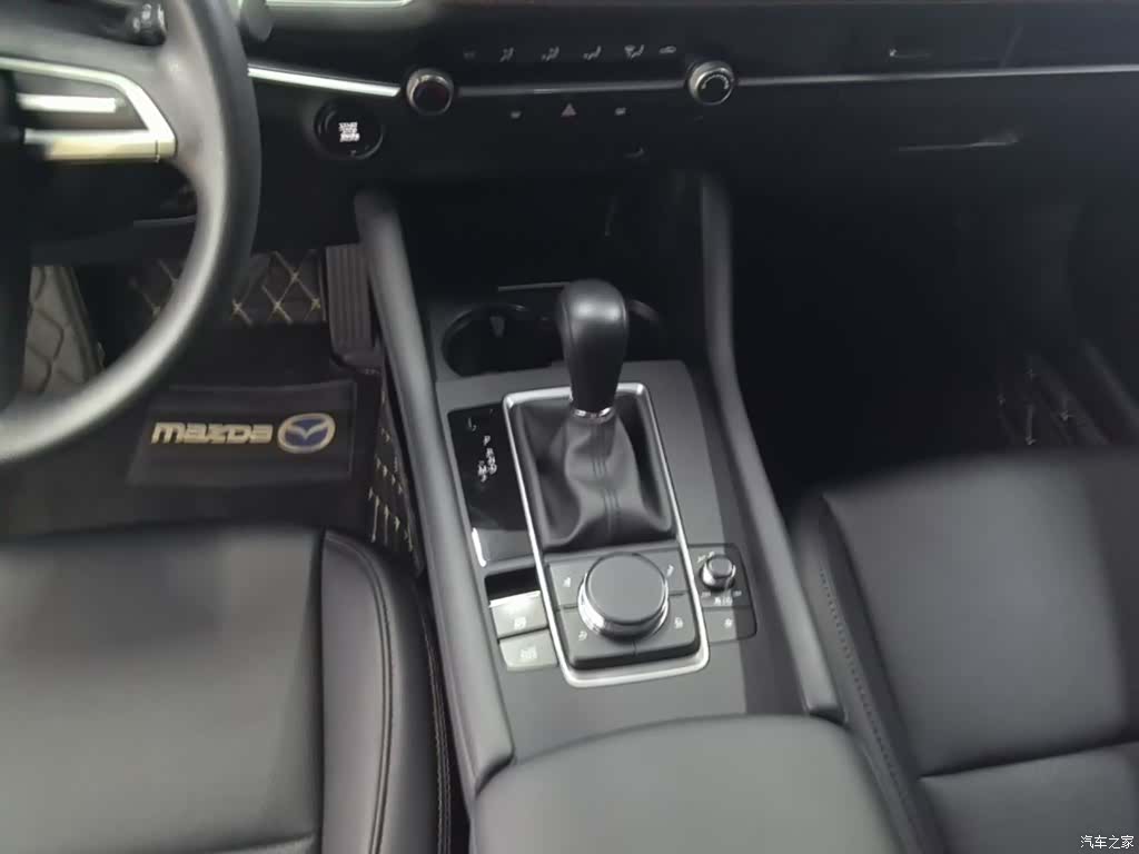 Mazda Mazda3, 2024 14