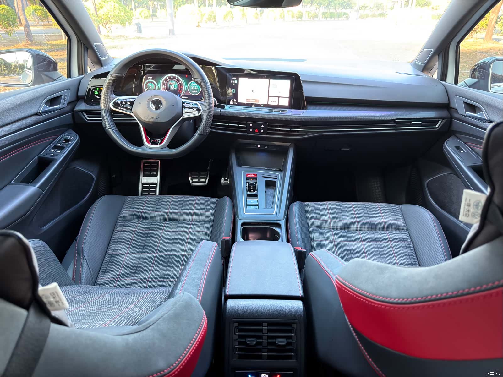 Volkswagen Golf, 2023 14