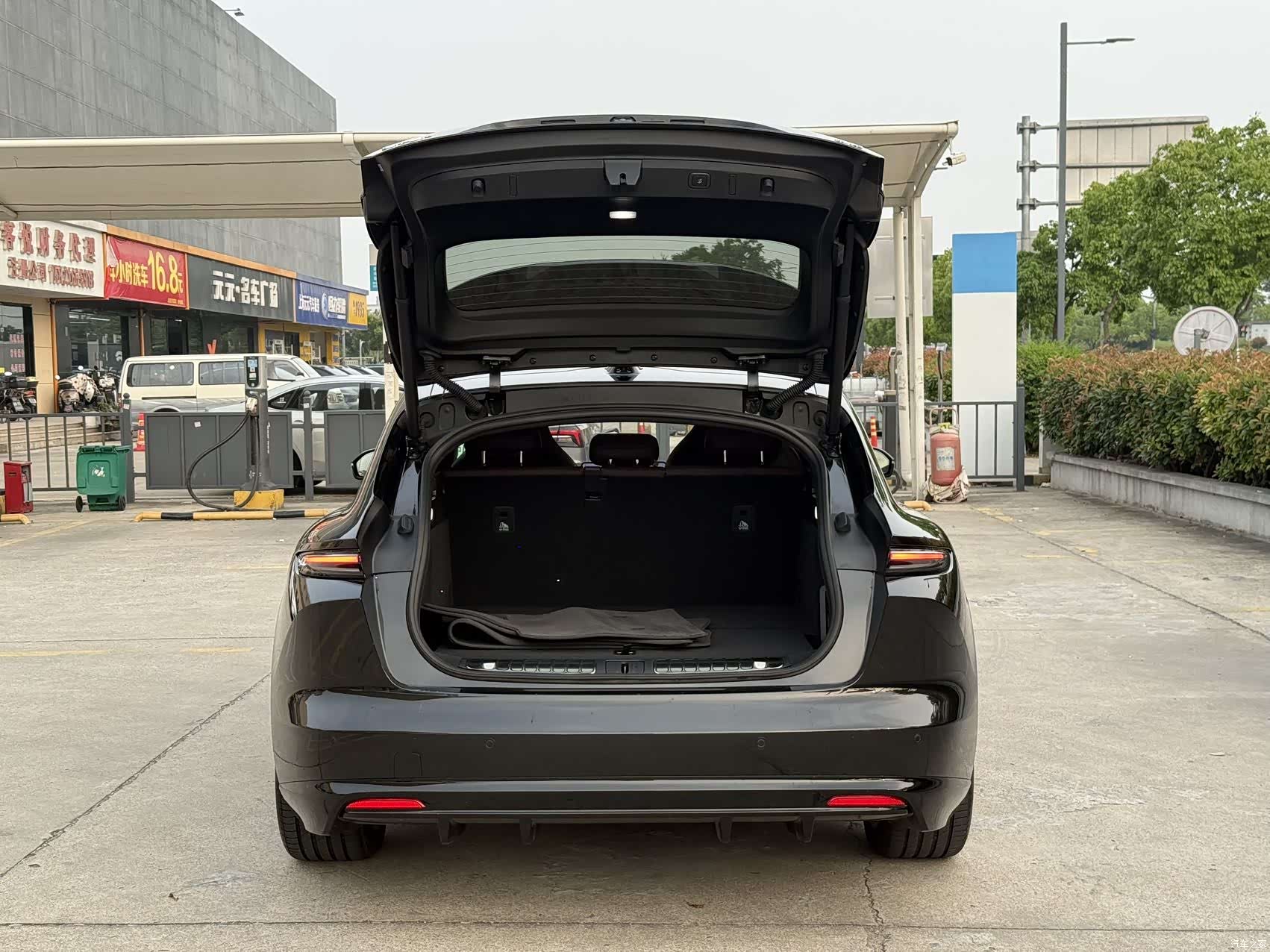 NIO ET5, 2025 10