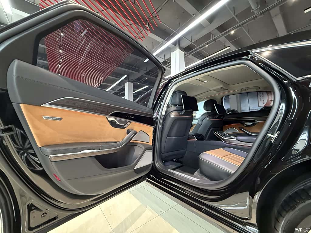 Audi A8L, 2022 24