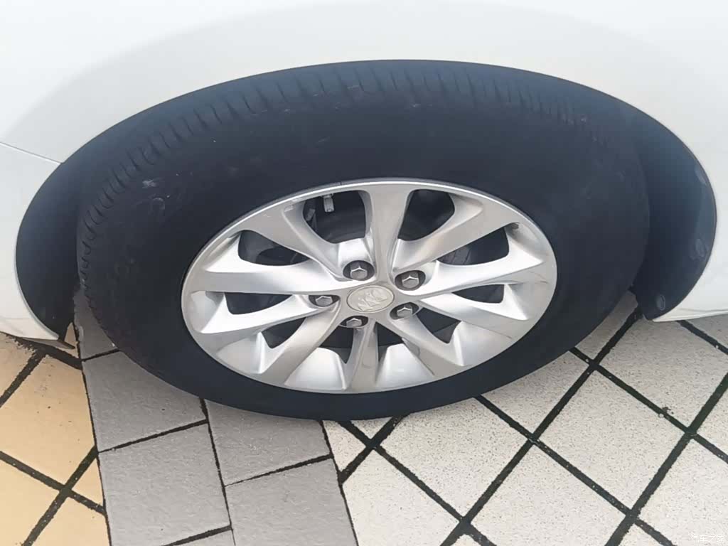 Buick V, 2018 23