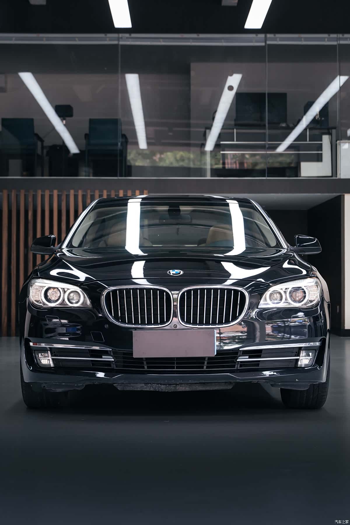 BMW 7 Series, 2011 2