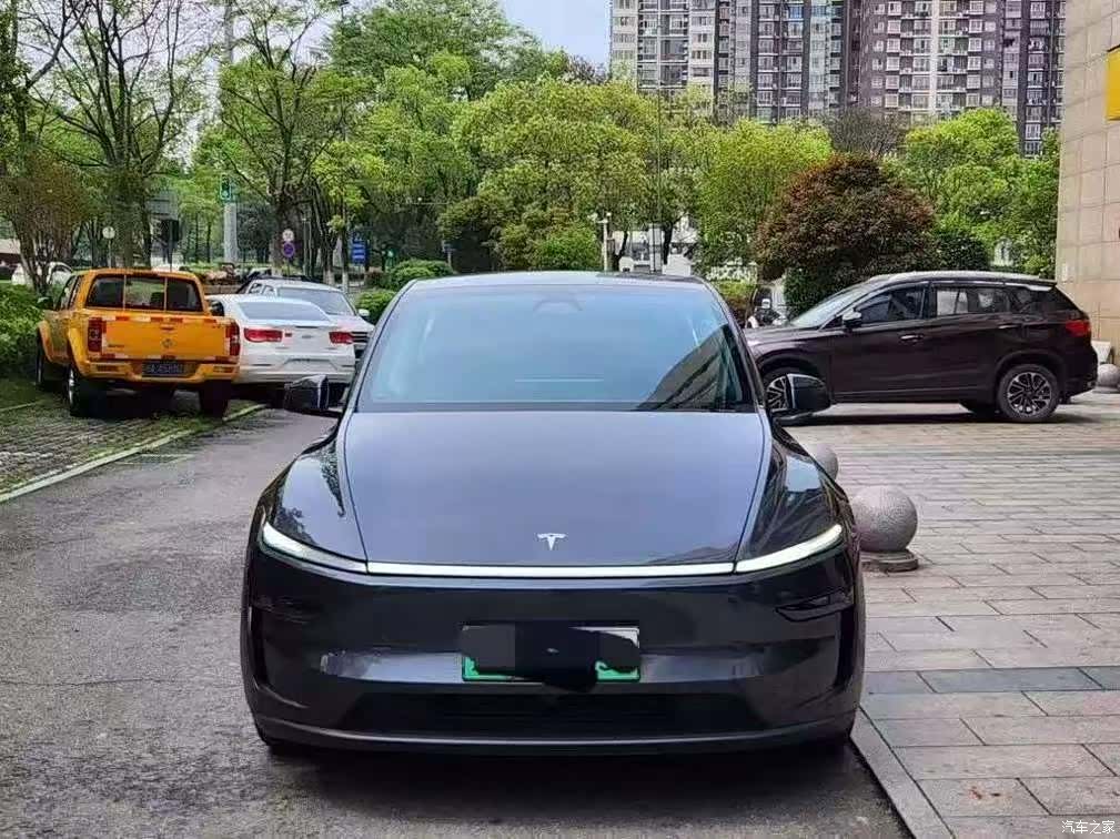 Tesla Model Y, 2025 2