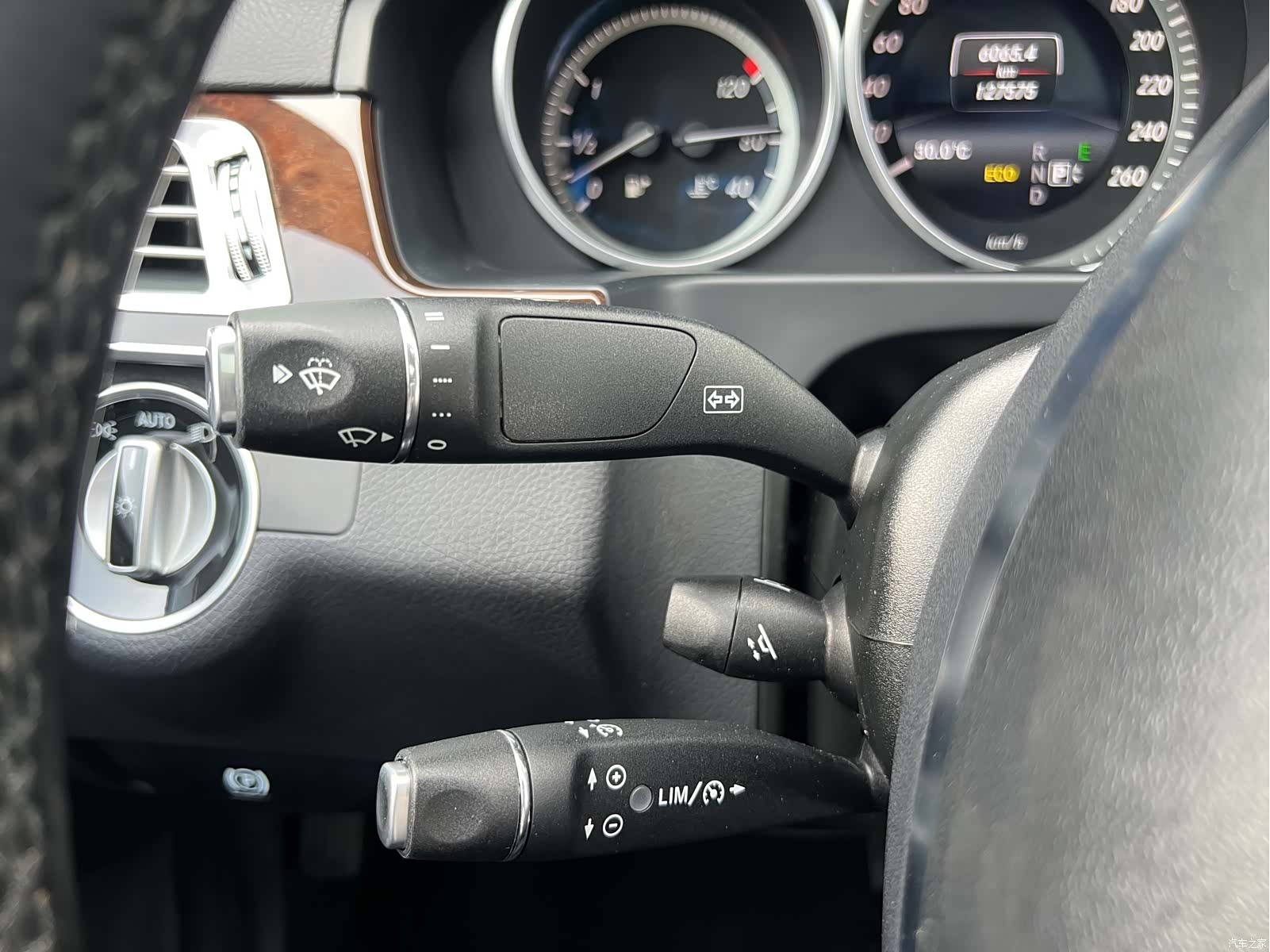 Mercedes-Benz E-Class, 2015 31