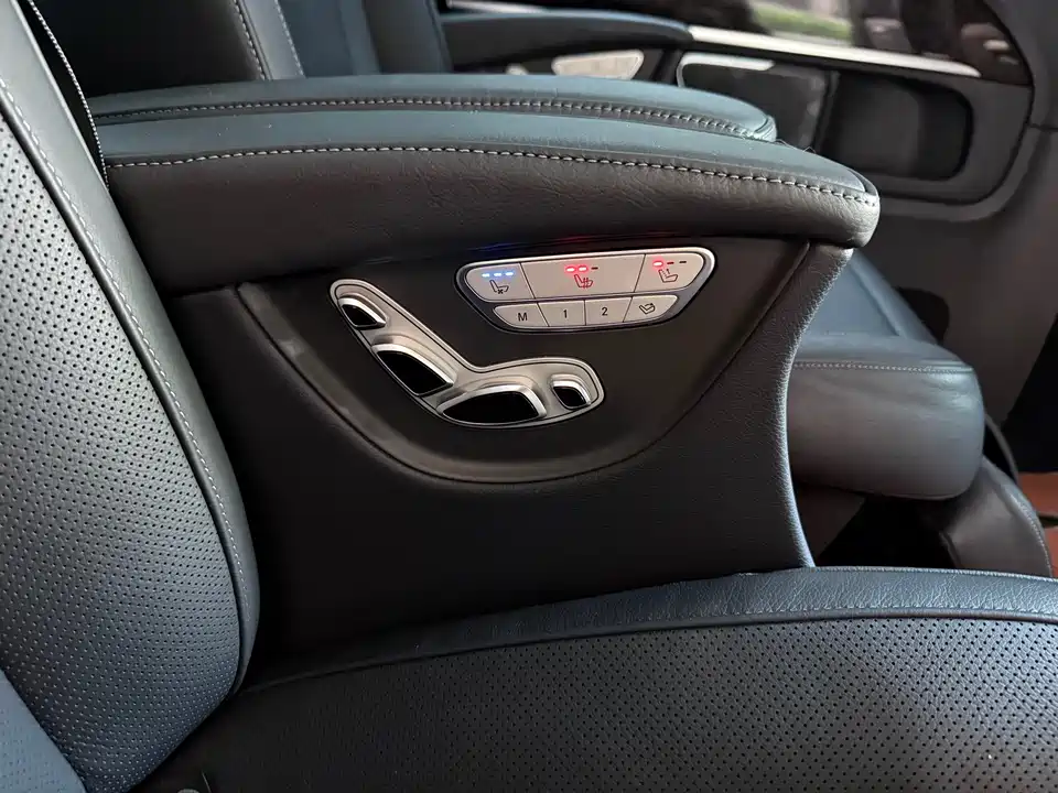 Mercedes-Benz V-class