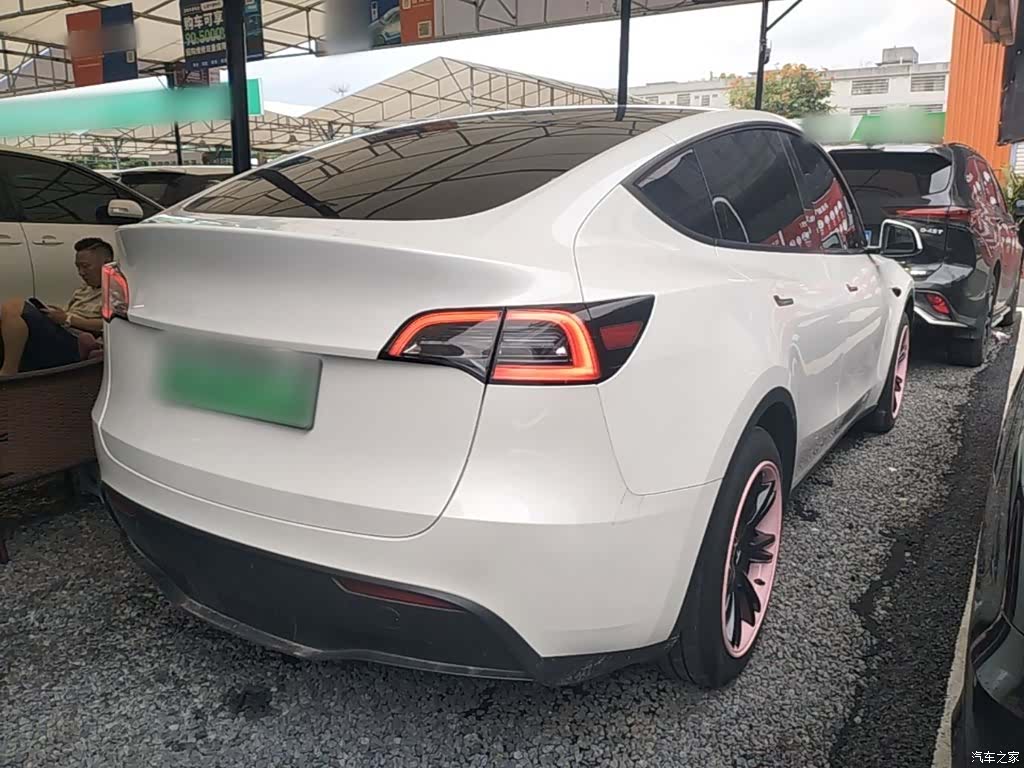 Tesla Model Y, 2024 7