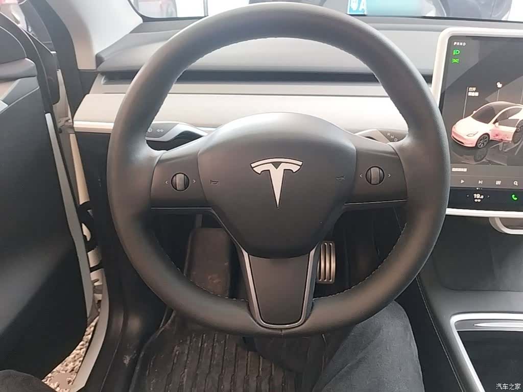 Tesla Model Y, 2024 11