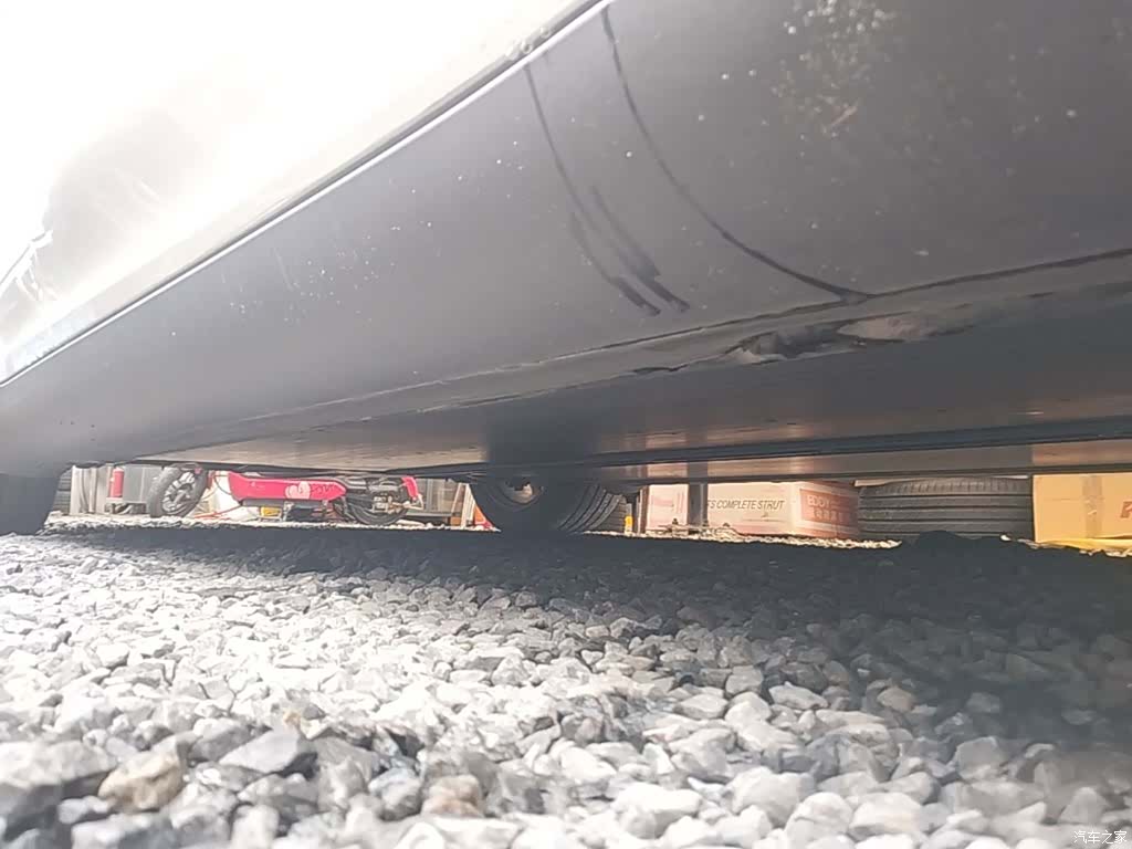 Tesla Model Y, 2024 21