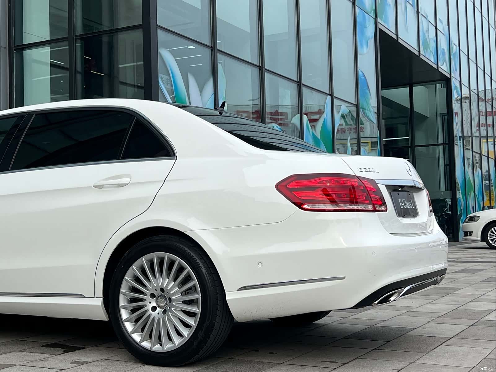 Mercedes-Benz E-Class, 2015 12