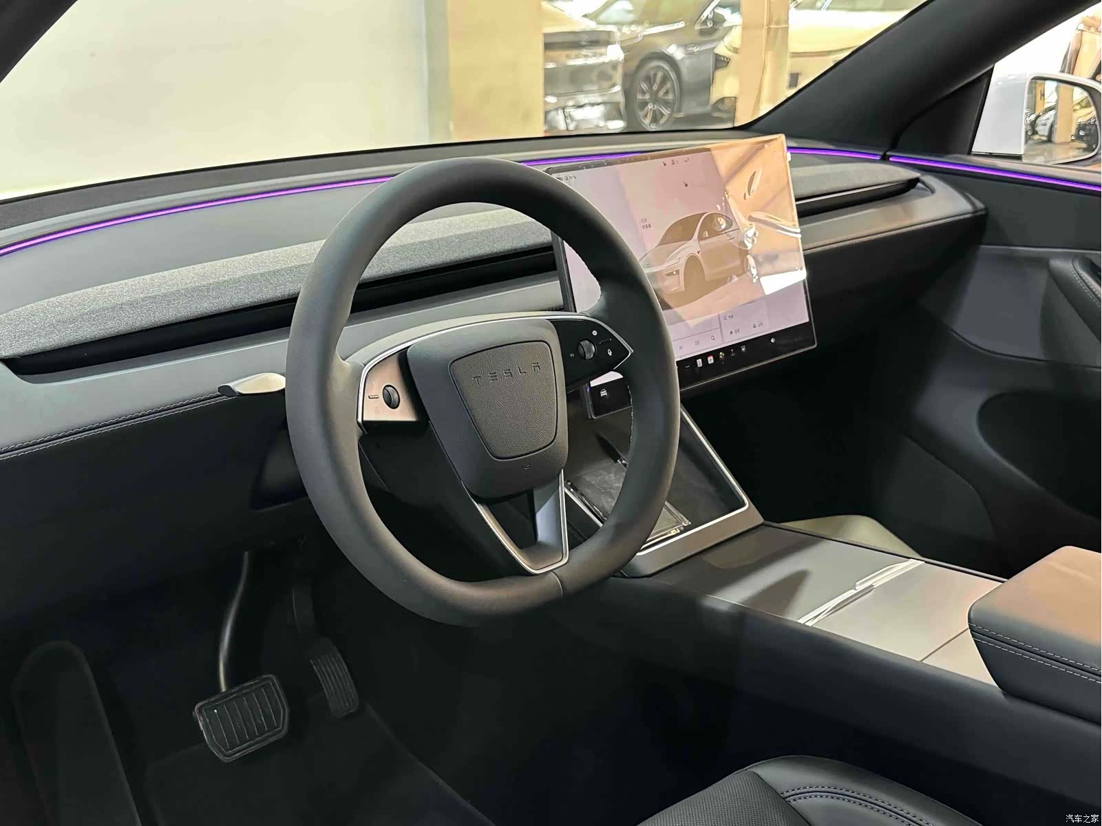 Tesla Model Y, 2026 10