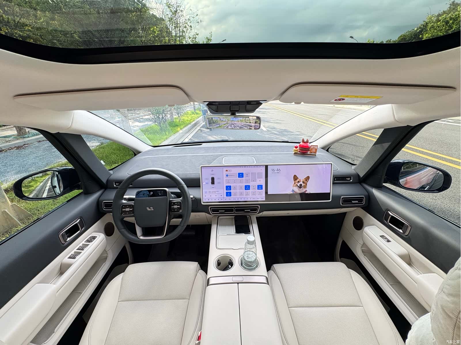 Li Auto MEGA, 2025 10