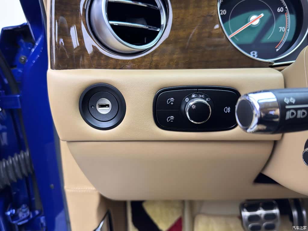 Bentley Flying Spur, 2019 14