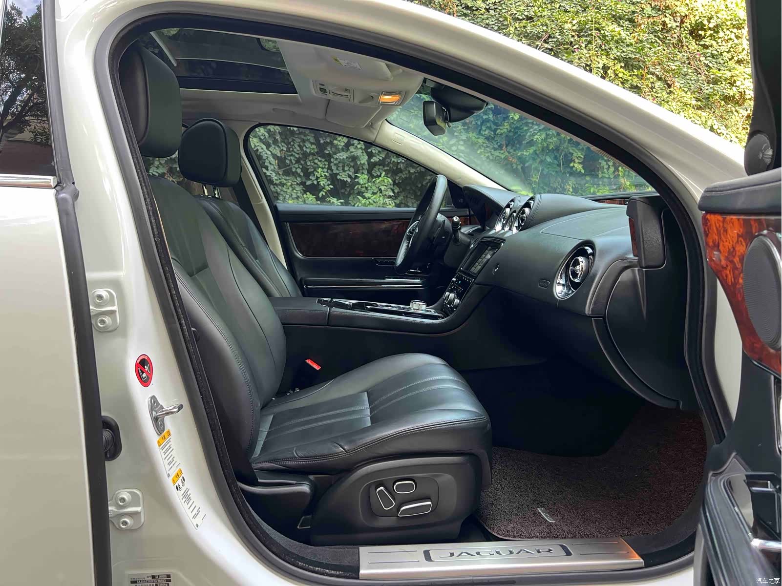 Jaguar XJ, 2015 8