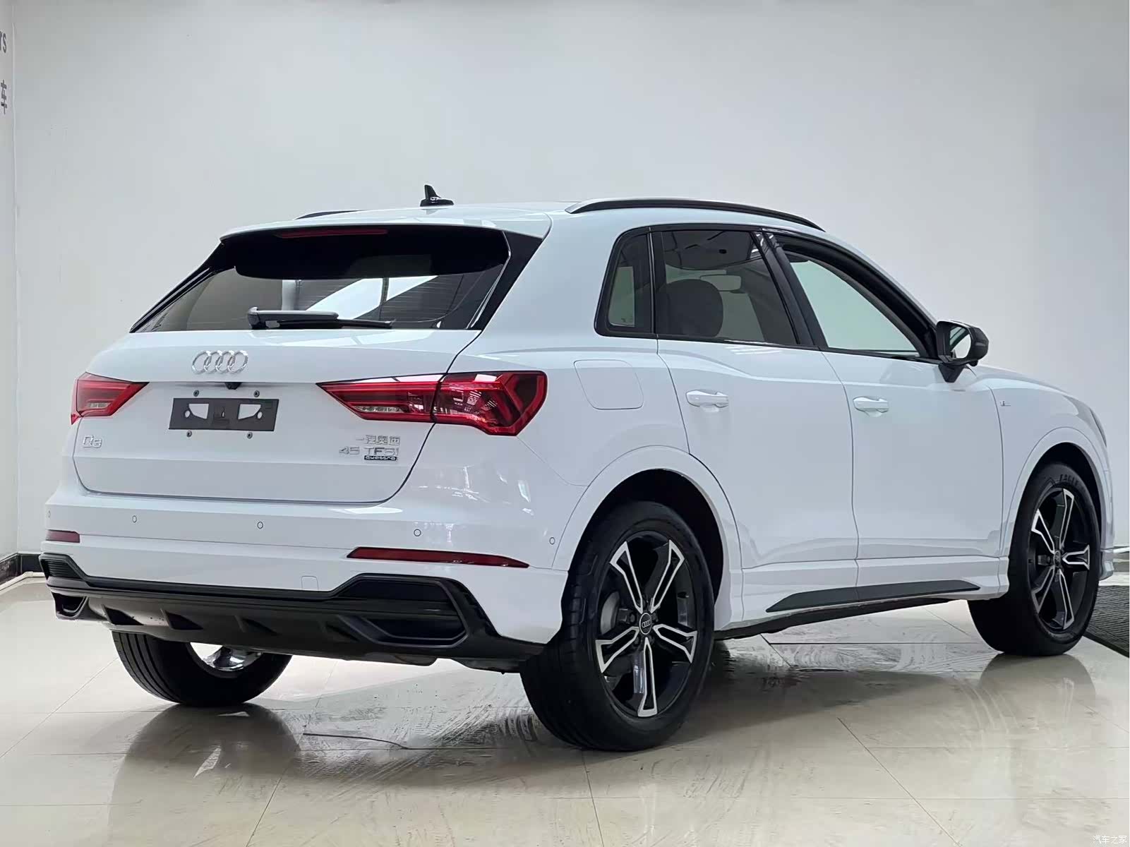Audi Q3, 2022 4