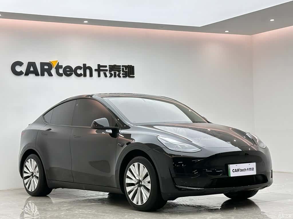 Tesla Model Y, 2024 6