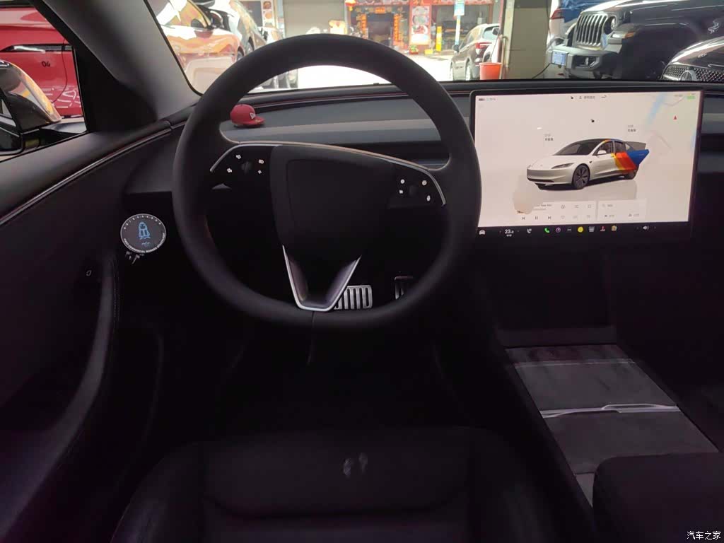Tesla Model 3, 2025 4