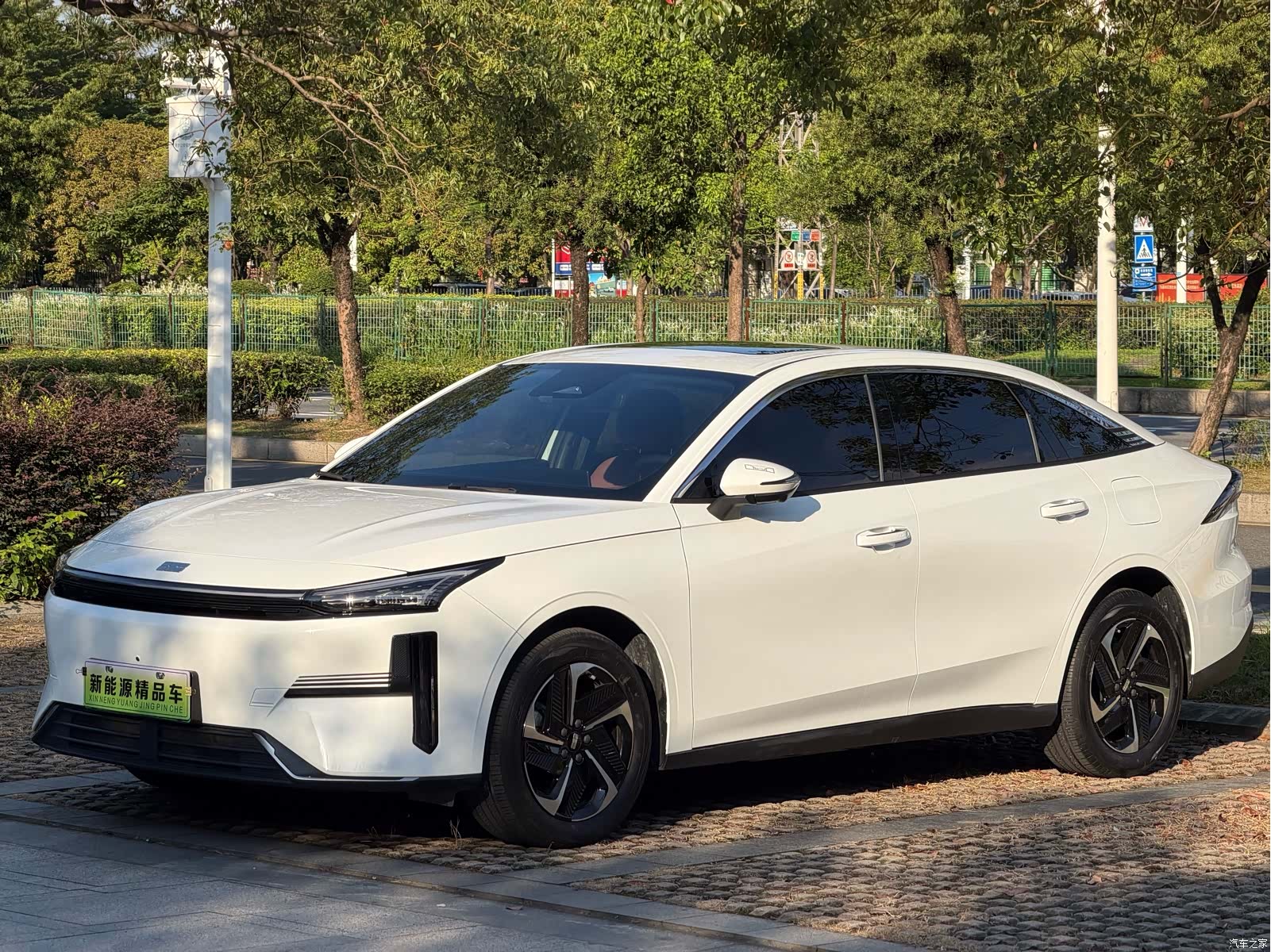 Geely Galaxy L6, 2025 1