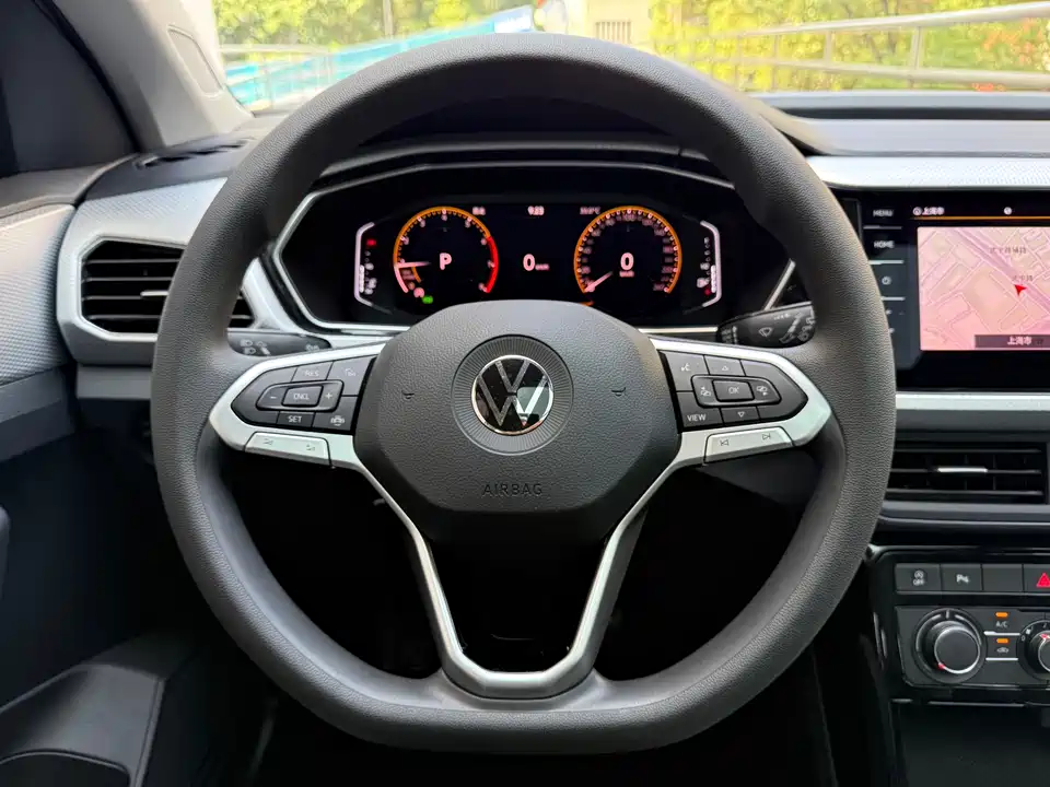 Volkswagen Exploring the shadow