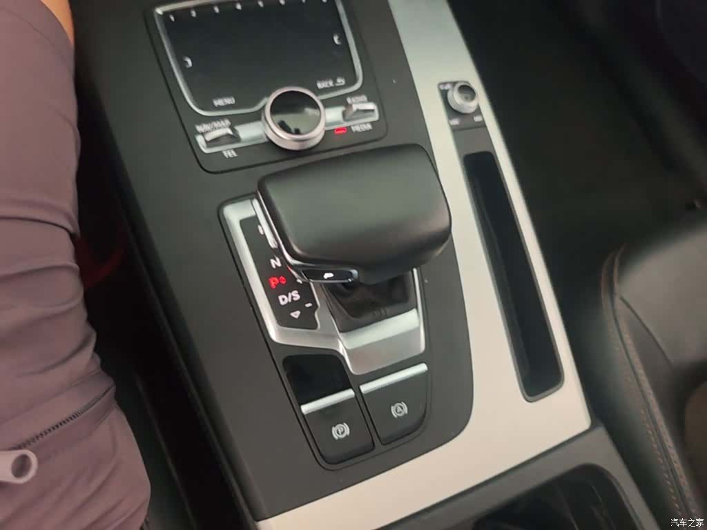 Audi Q5L, 2018 14