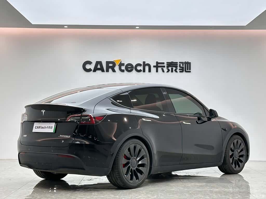 Tesla Model Y, 2023 все фото
