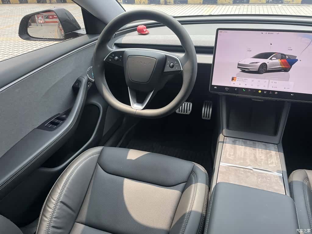 Tesla Model 3, 2025 21