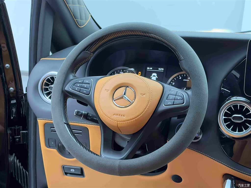 Mercedes-Benz 7, 2024 13