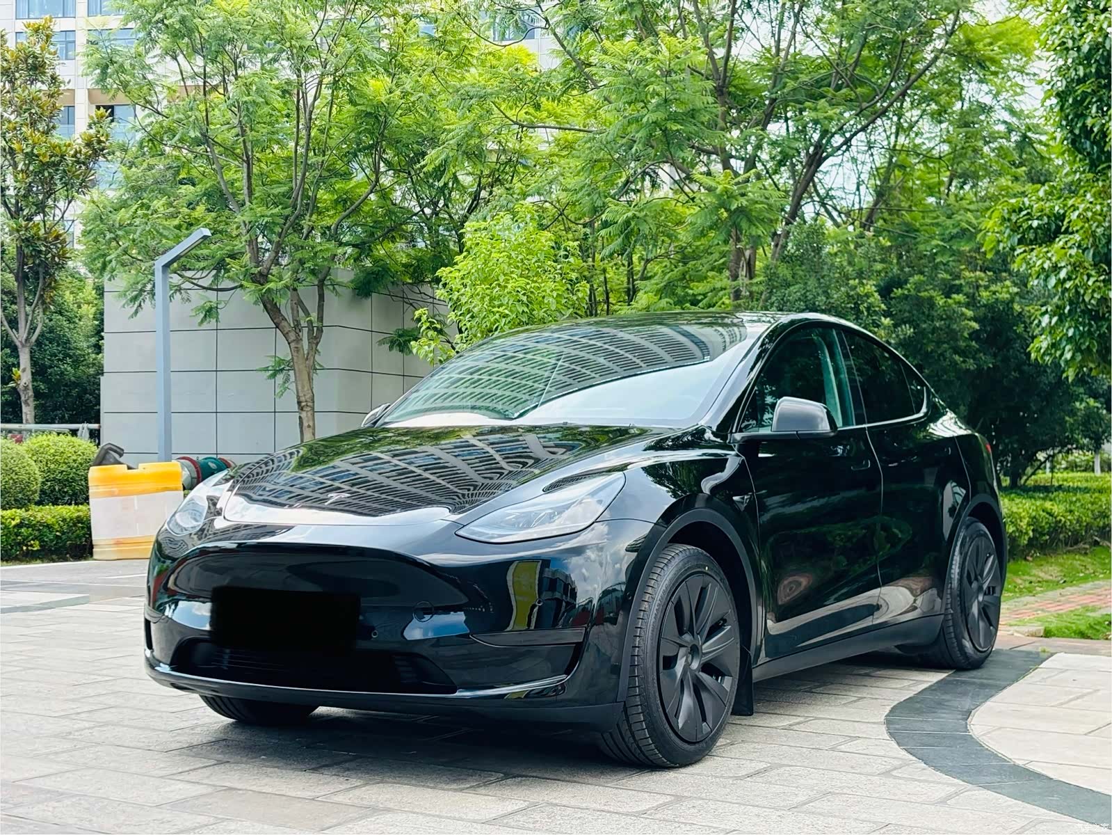 Tesla Model Y, 2024 1