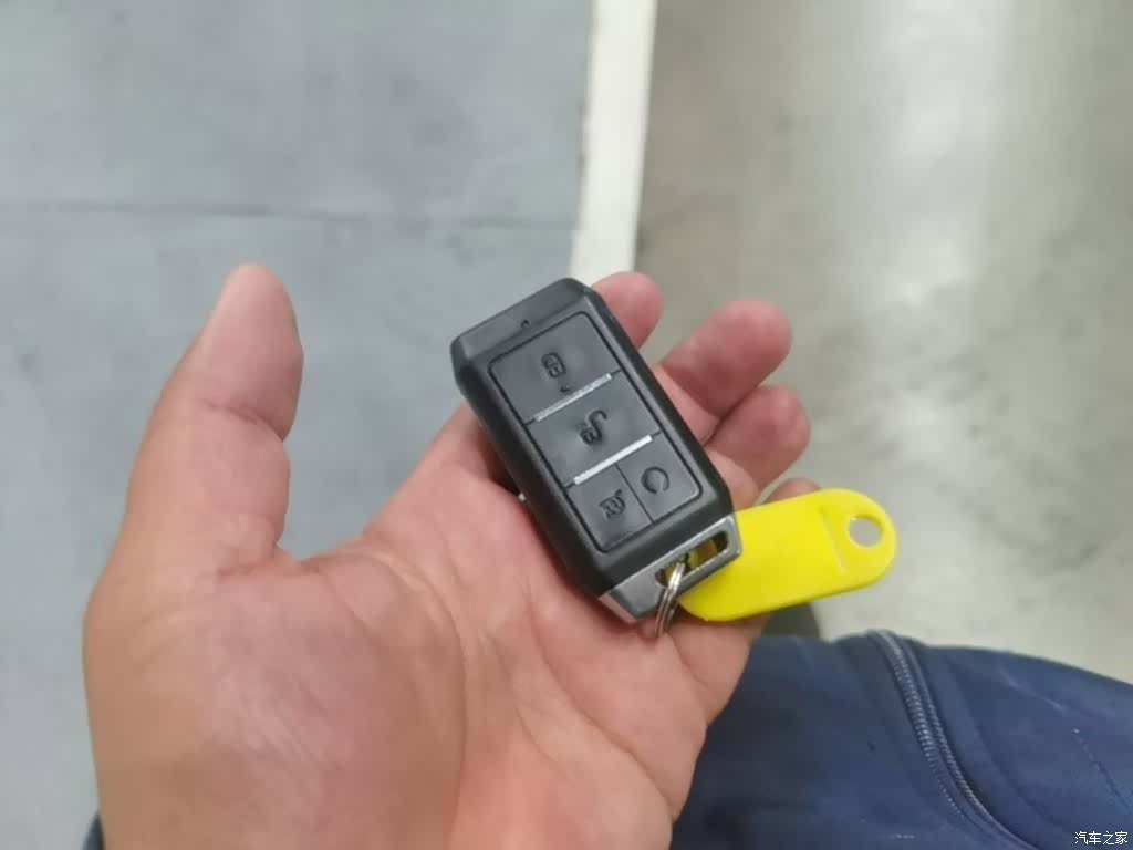 BYD e1, 2019 17